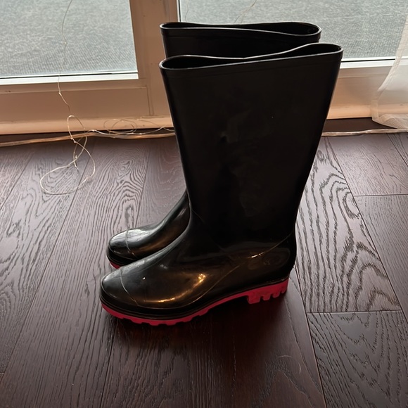 Womens Size 7 Rain Boots - Picture 4 of 4